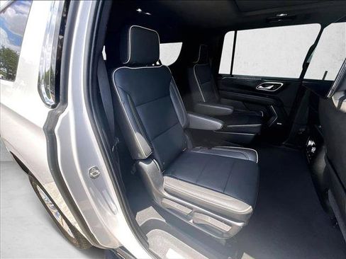 Used 2021 GMC Yukon XL SLT w/ SLT Premium Package RWD image 29