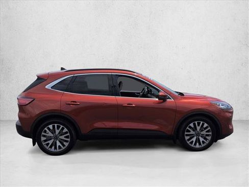 Used 2020 Ford Escape Titanium FWD image 9