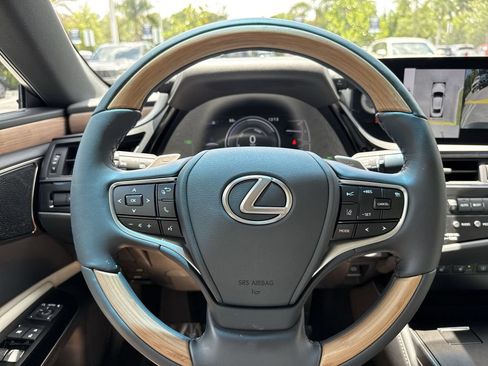 Used 2024 Lexus ES 300h Ultra Luxury w/ Accessory Package (Z2) FWD image 48