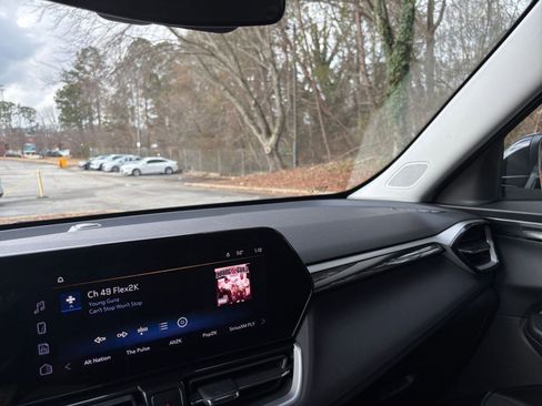 Used 2025 Chevrolet TrailBlazer LT image 40