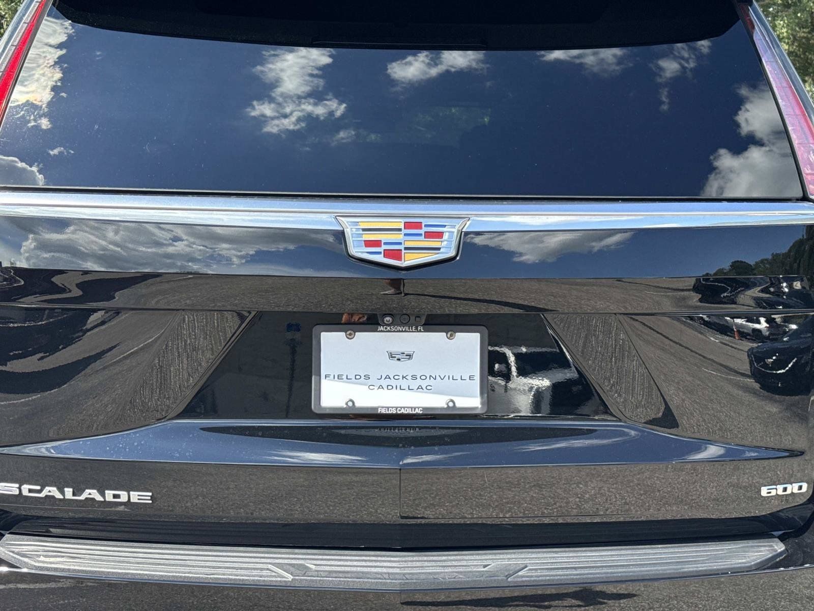 Used 2024 Cadillac Escalade ESV Premium Luxury w/ Performance Package AWD/4WD image 10