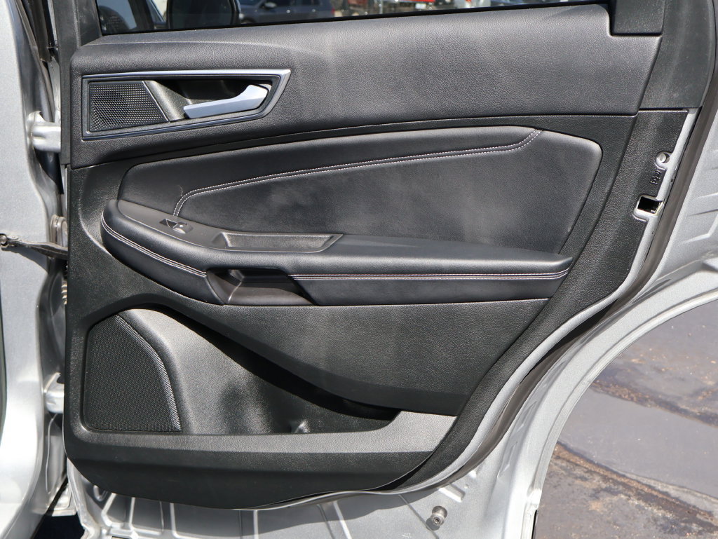 Used 2022 Ford Edge Titanium AWD/4WD image 43