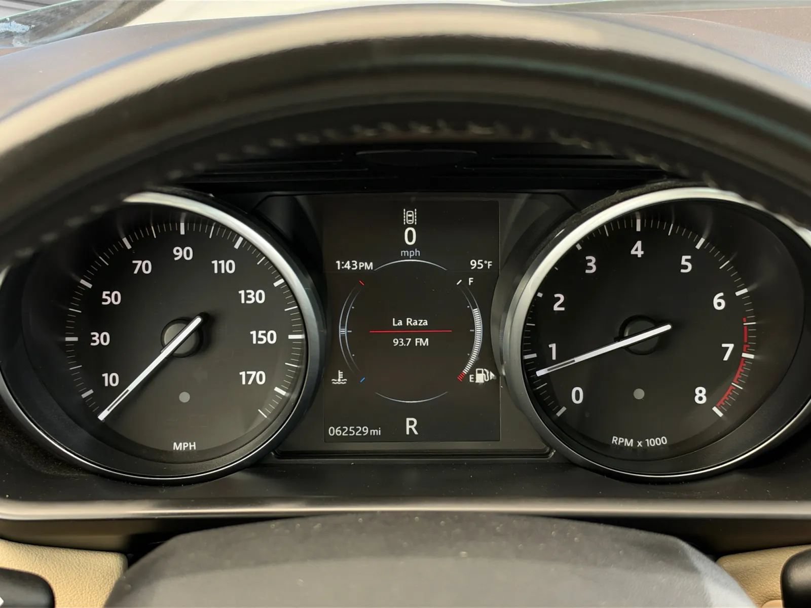 Used 2017 Land Rover Range Rover Sport SE AWD/4WD image 30