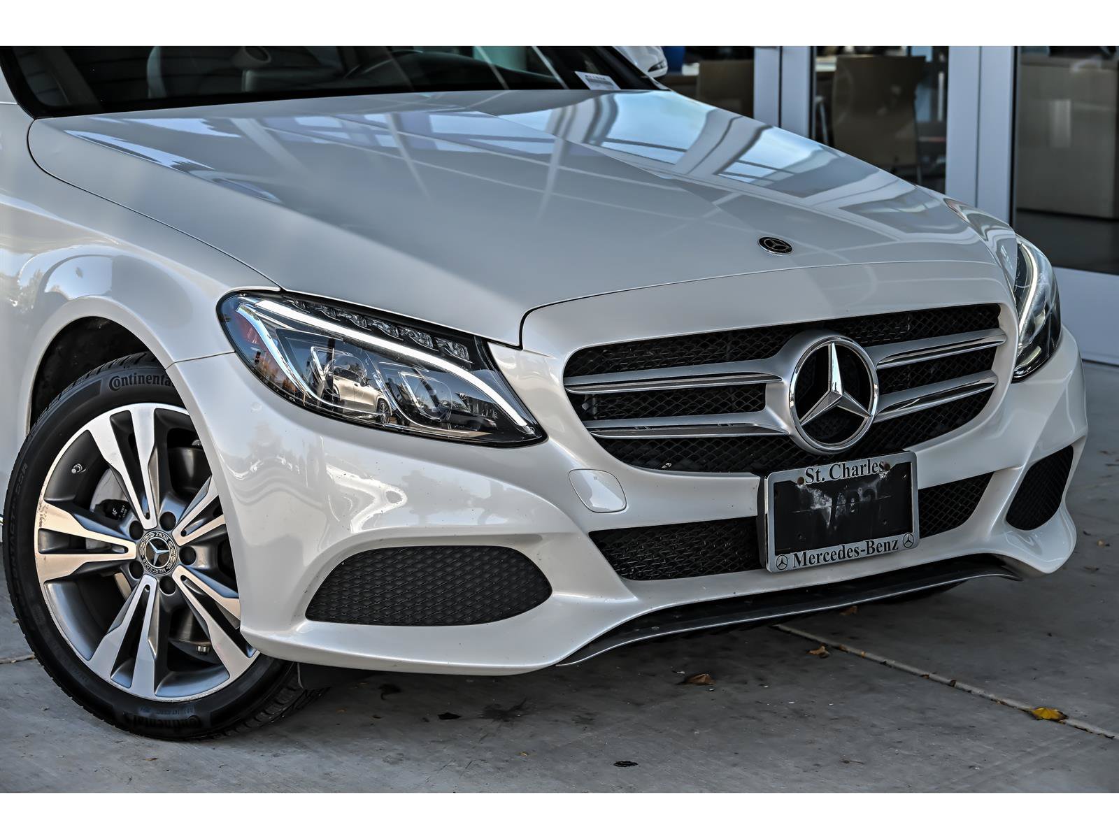 Used 2018 Mercedes-Benz C 300 4MATIC Sedan image 2
