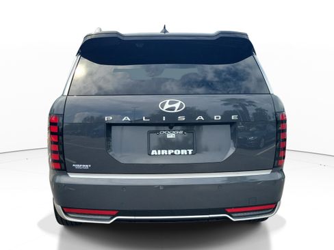 Used 2026 Hyundai Palisade Calligraphy FWD image 5