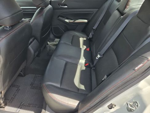 Used 2024 Nissan Altima 2.5 SR FWD image 11