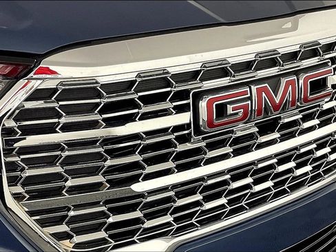 Used 2024 GMC Terrain SLE image 39