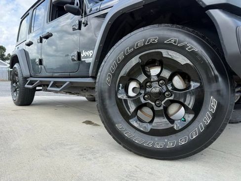 Used 2020 Jeep Wrangler Unlimited Sport S AWD/4WD image 3