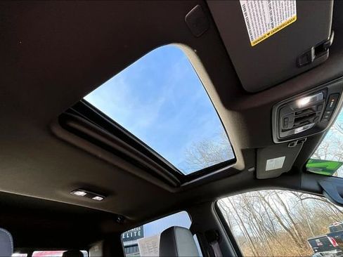 Used 2021 GMC Sierra 1500 Denali w/ Denali Ultimate Package image 17