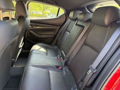 Used 2019 MAZDA MAZDA3 Hatchback image 22