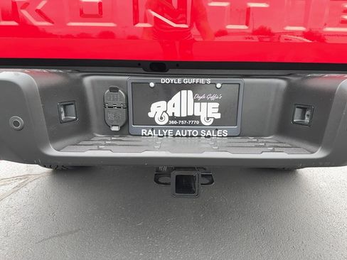 Used 2023 Nissan Frontier SV w/ SV Convenience Package AWD/4WD image 7