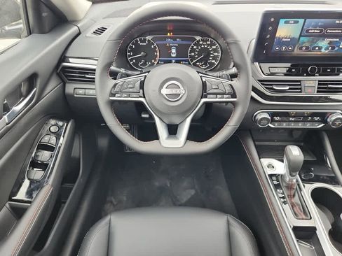 New 2025 Nissan Altima 2.5 SR image 8
