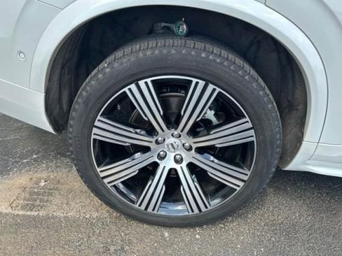 Used 2023 Volvo XC90 B6 Ultimate w/ Lounge Package image 9