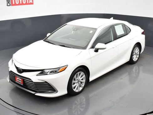 Used 2024 Toyota Camry LE image 23