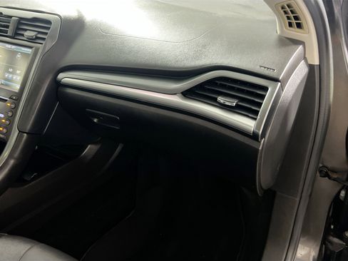 Used 2016 Ford Fusion Titanium FWD image 35