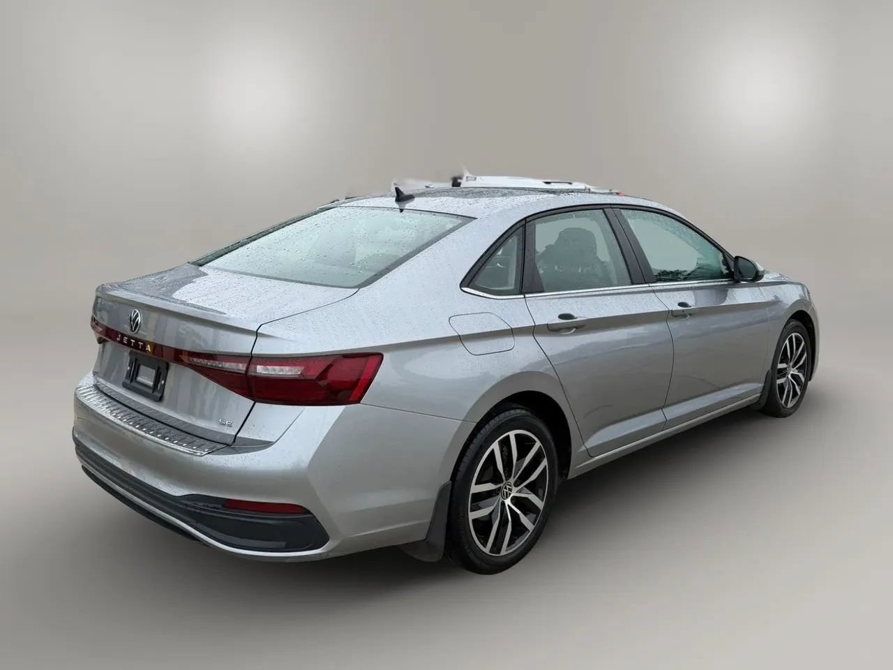 Used 2025 Volkswagen Jetta SE FWD image 9