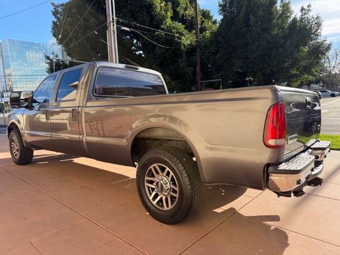 Used 2005 Ford F250 XLT RWD image 3