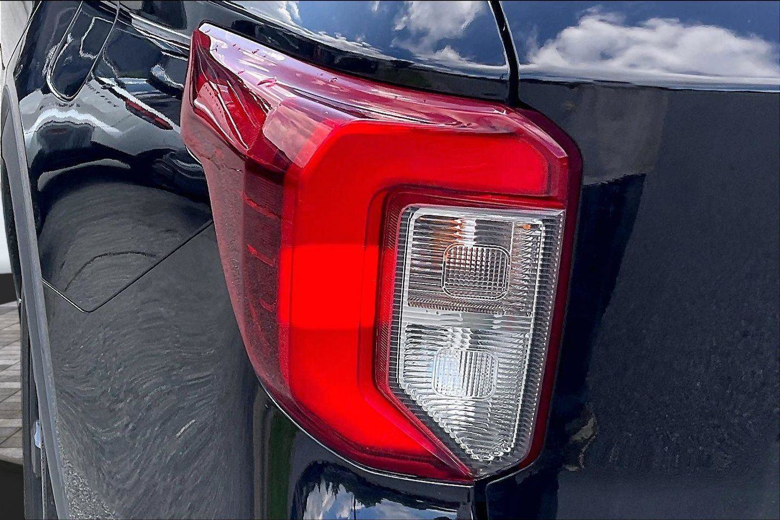 Used 2021 Ford Explorer ST w/ Equipment Group 401A AWD/4WD image 30