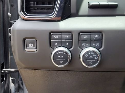 Used 2025 GMC Sierra 2500 AT4 w/ AT4 Premium Plus Package AWD/4WD image 18