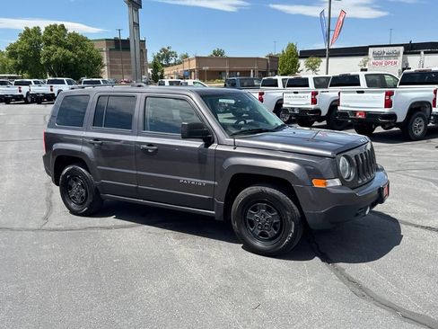Used 2016 Jeep Patriot Sport FWD image 11