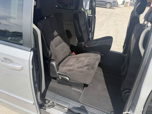 Used 2014 Dodge Grand Caravan SE w/ Quick Order Package 29E SE FWD image 12