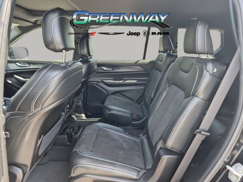 Used 2023 Jeep Grand Cherokee L Altitude AWD/4WD image 12