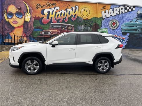 Certified 2022 Toyota RAV4 LE image 2