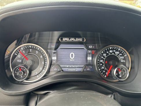 Used 2022 RAM 1500 Big Horn AWD/4WD image 32