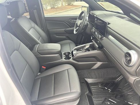 Used 2024 Chevrolet Colorado LT w/ LT Convenience Package III image 20