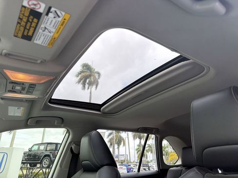 Used 2019 Toyota RAV4 XLE Premium image 26