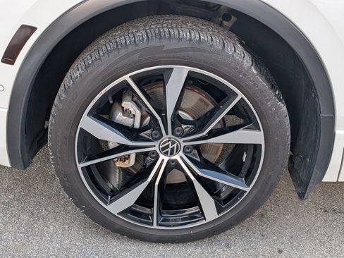 Used 2022 Volkswagen Tiguan SEL R-Line image 10