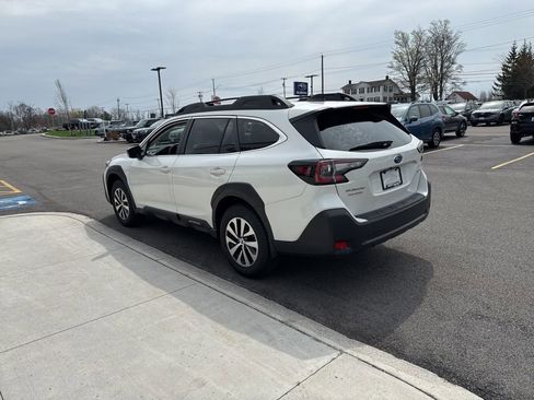 Used 2025 Subaru Outback Premium image 6