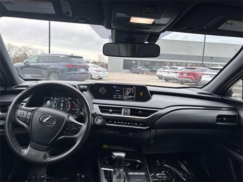 Certified 2022 Lexus UX 200 w/ Accessory Package (Z2) image 14