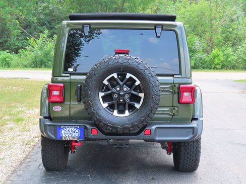 Certified 2024 Jeep Wrangler Unlimited Rubicon w/ Technology Group AWD/4WD image 19