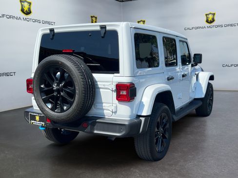 Used 2023 Jeep Wrangler Sahara w/ Cold Weather Group AWD/4WD image 5