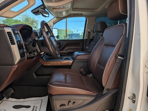 Used 2016 Chevrolet Silverado 2500 High Country w/ Duramax Plus Package image 13