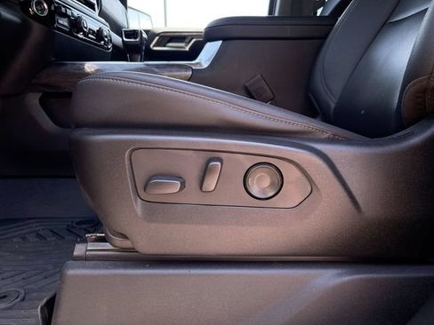 Used 2022 Chevrolet Silverado 1500 LTZ w/ LTZ Premium Package AWD/4WD image 39