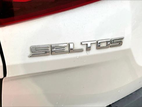 Used 2021 Kia Seltos S image 29