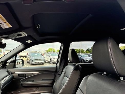Used 2023 Honda Passport EX-L image 29