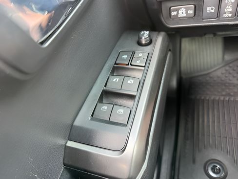 Used 2023 Toyota Tacoma TRD Off-Road AWD/4WD image 21