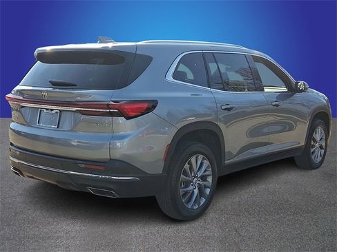 Used 2025 Buick Enclave Preferred image 4