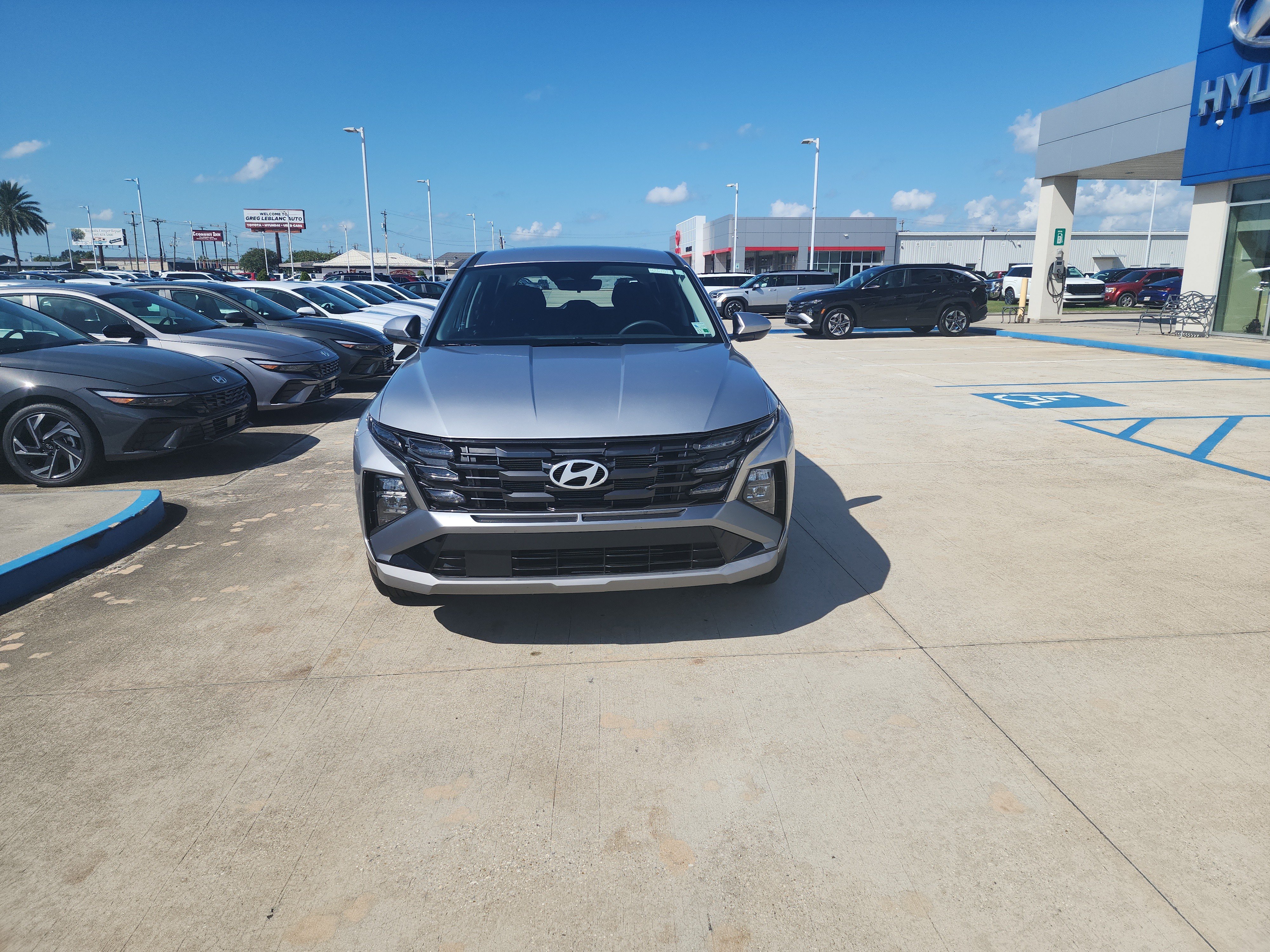 Used 2026 Hyundai Tucson SE FWD image 2