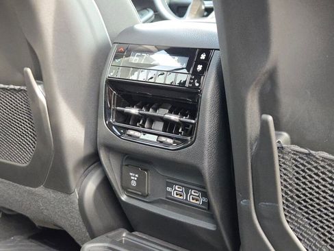 New 2025 Jeep Grand Cherokee L Limited w/ Luxury Tech Group II image 12