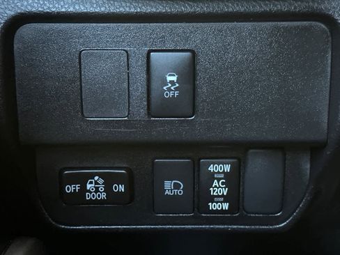 Used 2023 Toyota Tacoma TRD Off-Road AWD/4WD image 29