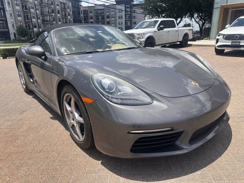 Used 2017 Porsche 718 Boxster RWD image 8