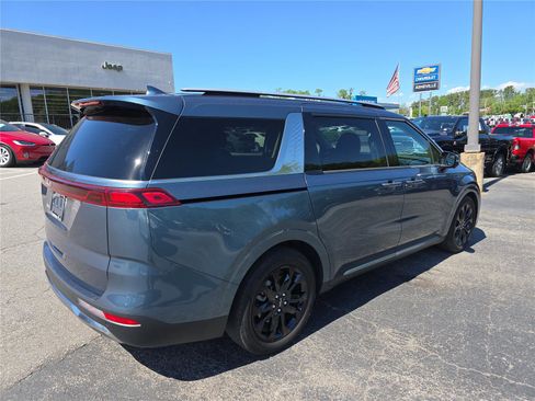 Used 2024 Kia Carnival SX Prestige FWD image 3