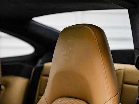 Used 2017 Porsche 911 Turbo image 37