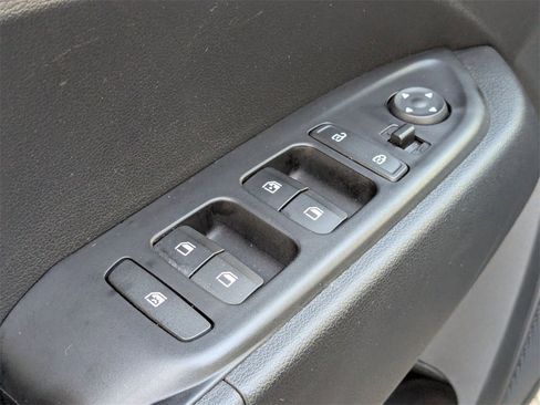 Used 2025 Hyundai Venue SEL image 15