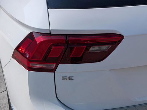 Used 2022 Volkswagen Tiguan SE image 13