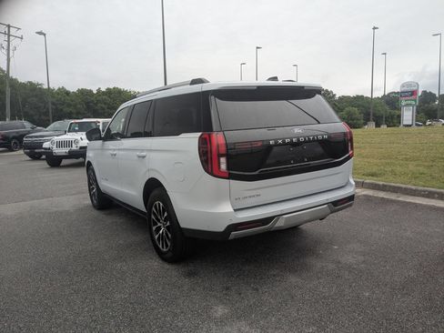 Used 2025 Ford Expedition Platinum AWD/4WD image 5